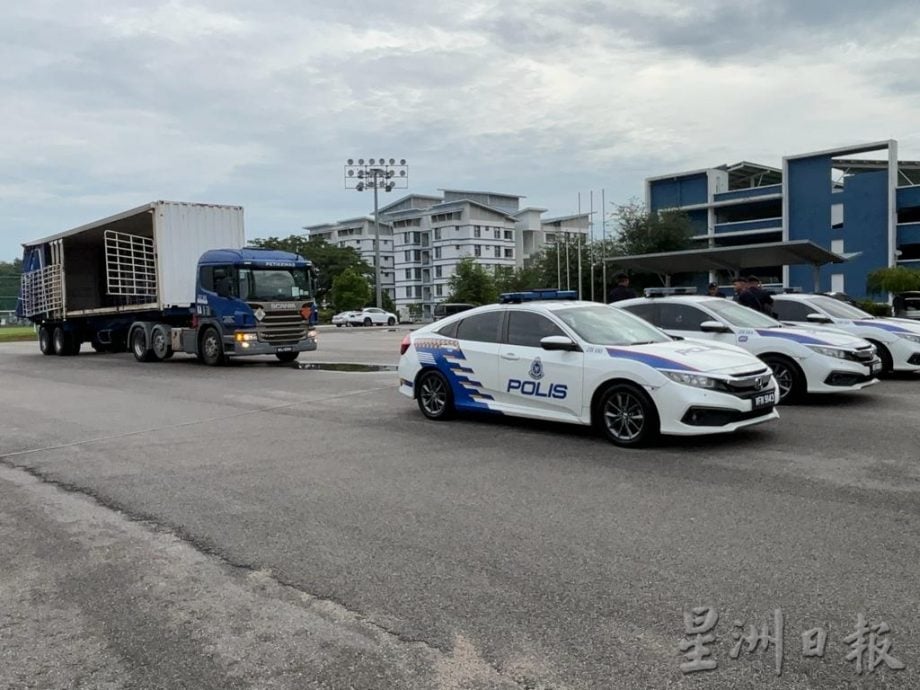 **已签发**柔：第二版头条：22年间毒品案涉及、市值543万，柔警运各类毒品往森州销毁