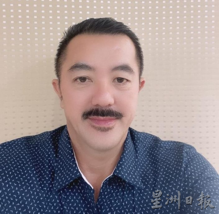 **已签发**柔:第二版头条:【特稿】:柔华团领袖对州政府助华社华教表赞赏,冀建立制度化拨款