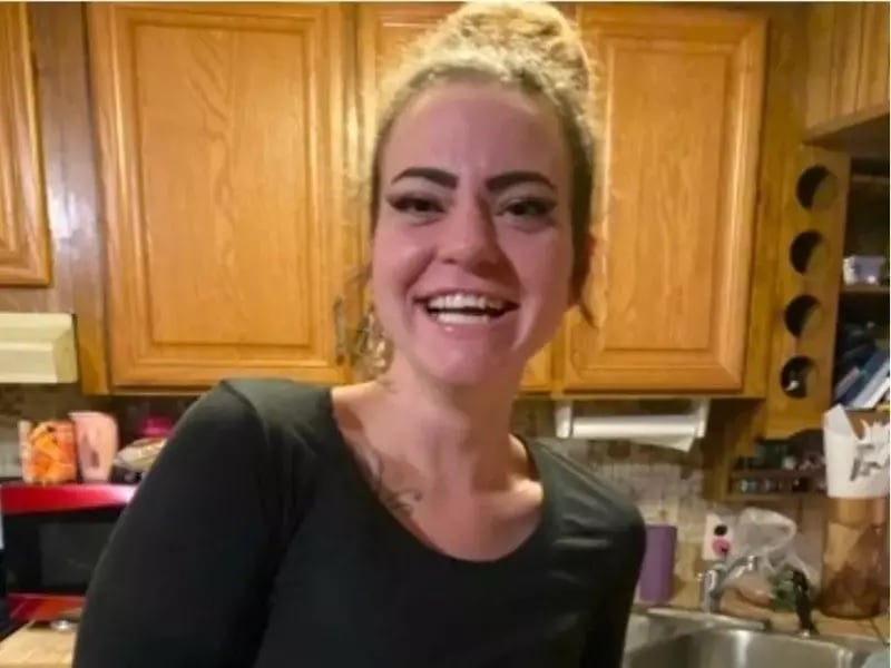 年轻妈妈提款机取钱 光天化日遭劫杀