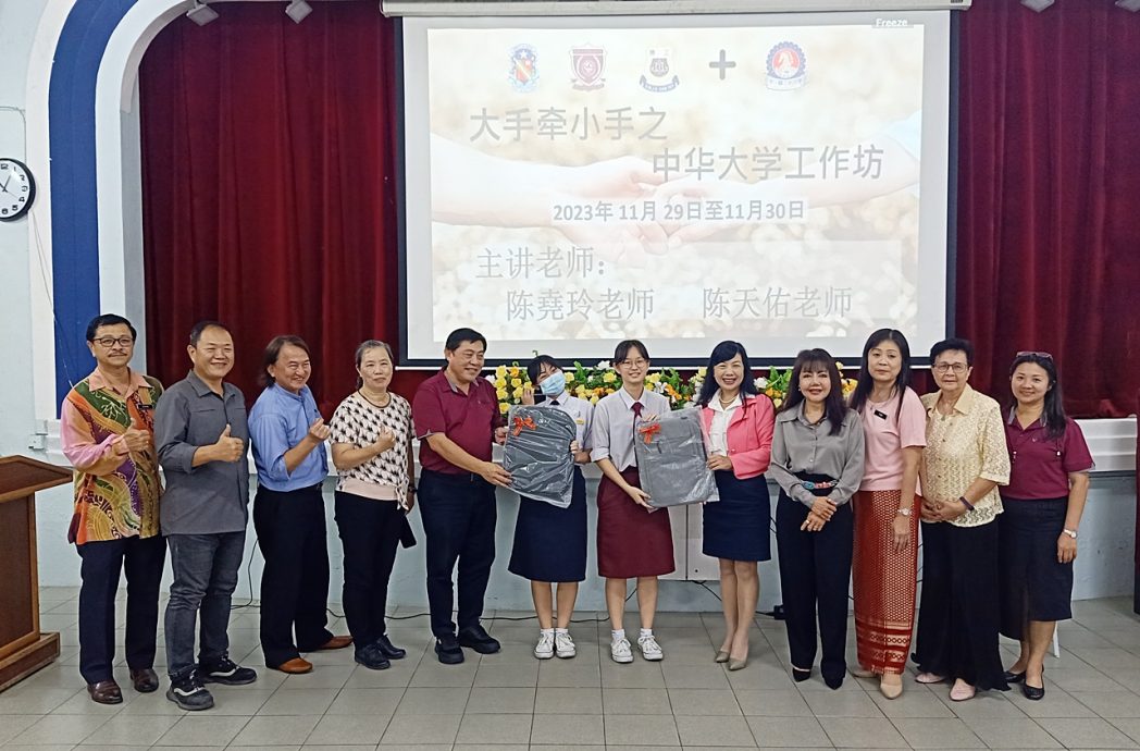 张佳琳:中学与大学合作交流 推动“大手牵小手”计划