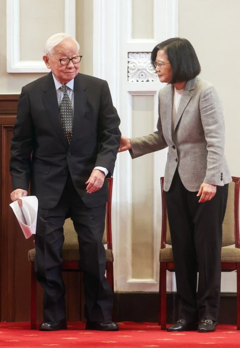 张忠谋代表台出席APEC 盼传达与各地合作意愿