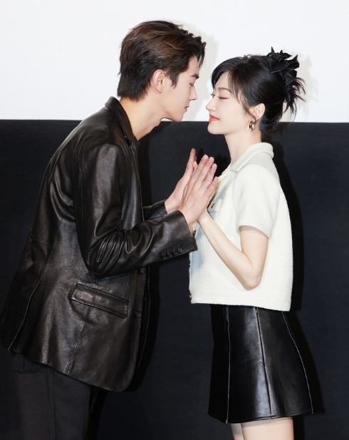 彩排吻戏都来真的 许凯景甜疑假戏真做擦出爱火