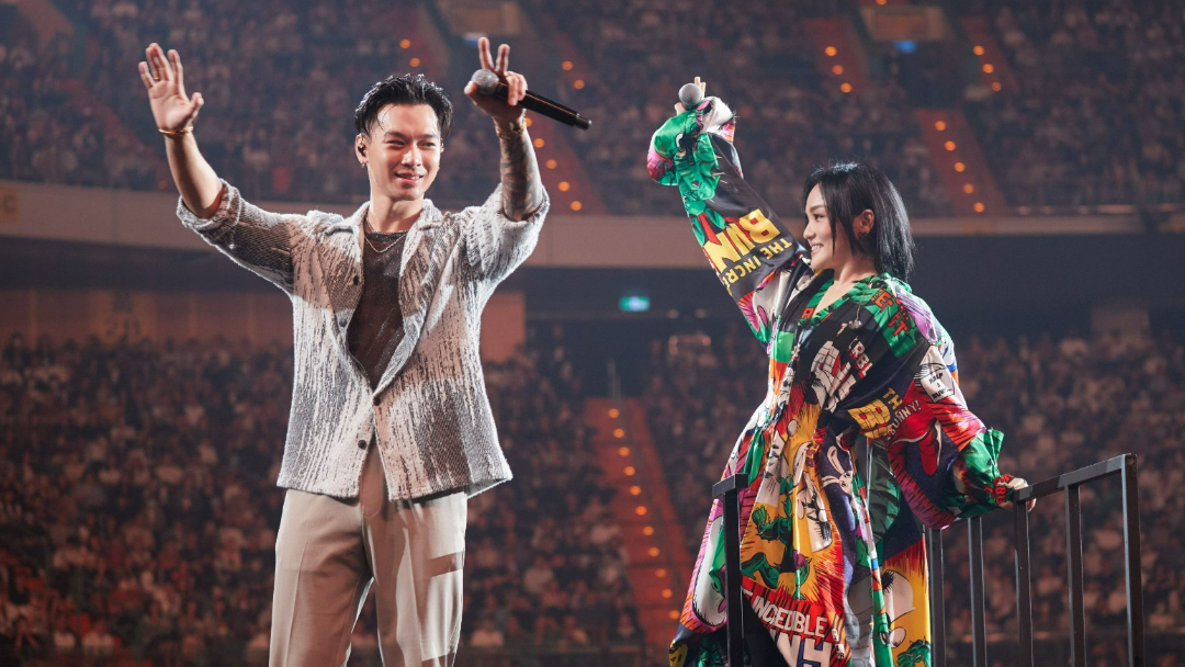 徐佳莹才唱5分掩面暴哭 舞跳一半惊喊脖子闪到