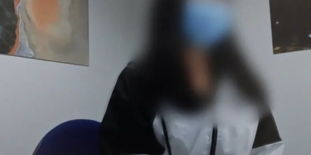 携带大量避孕套情趣用品 女子被海关拒绝入境