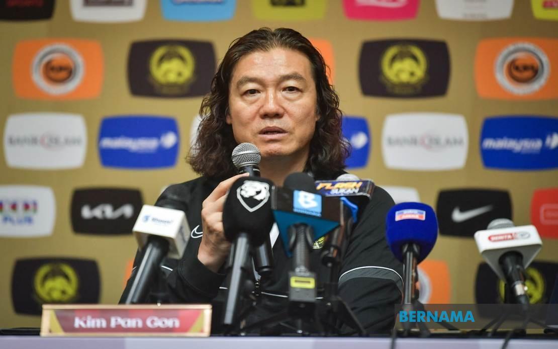 支持继续执教马来亚虎  大马足总料续约金判坤