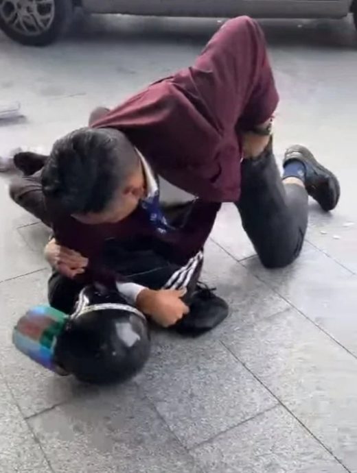 攻击送货员男子报案自保 “我跟他和解了”