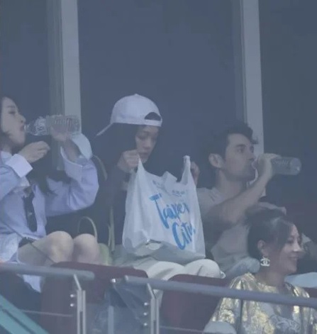 新欢是荷兰富二代？ 萧亚轩经纪人回应了