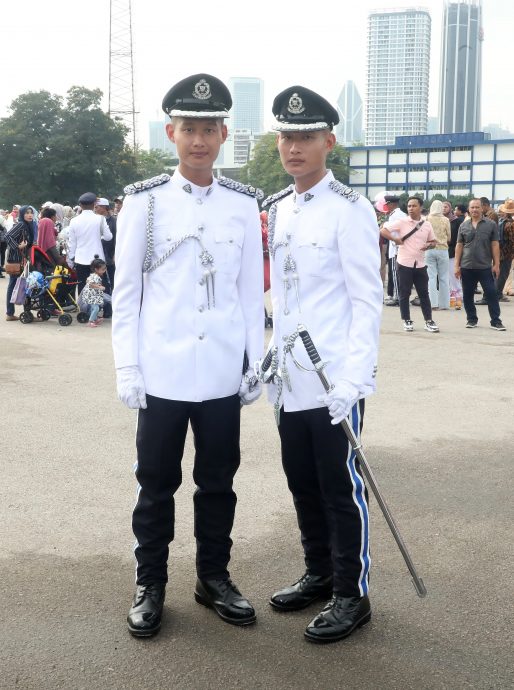 新科警长求婚抱得美人归