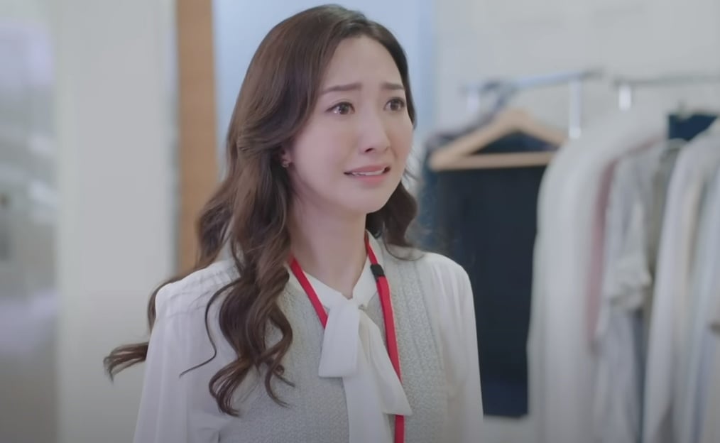 新闻女王|网看翻桌戏尴尬癌发作 何依婷虚心接受批评