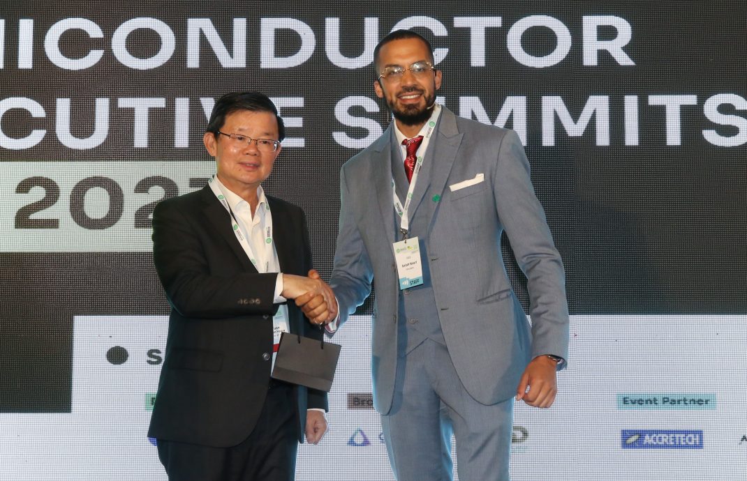 曹观友:提供投资者支持 巩固槟半导体行业地位