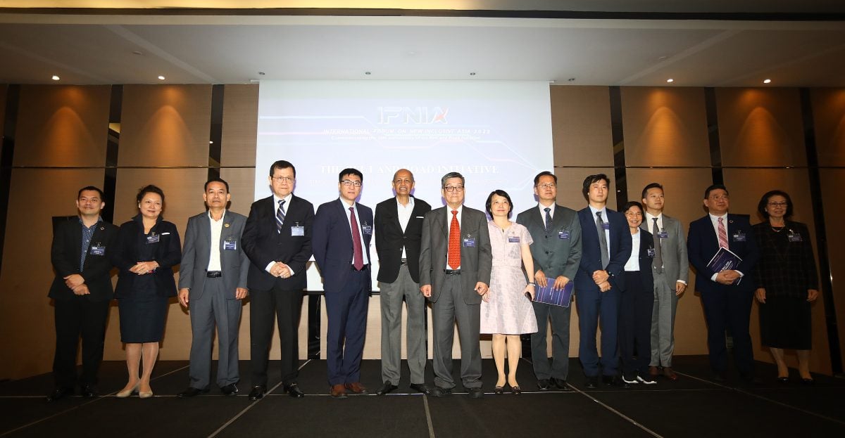 有删短//中国驻马来西亚大使馆公使衔参赞林士光说,在“一带一路”倡议及中马双园启动后,目前关