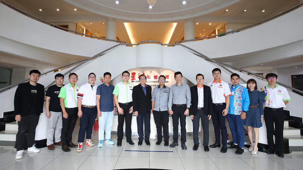 本报活动:八大华青“并肩挺进“交流会