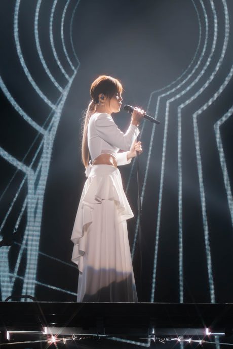 李佳薇回乡开唱泪崩 盼能成为大马之光