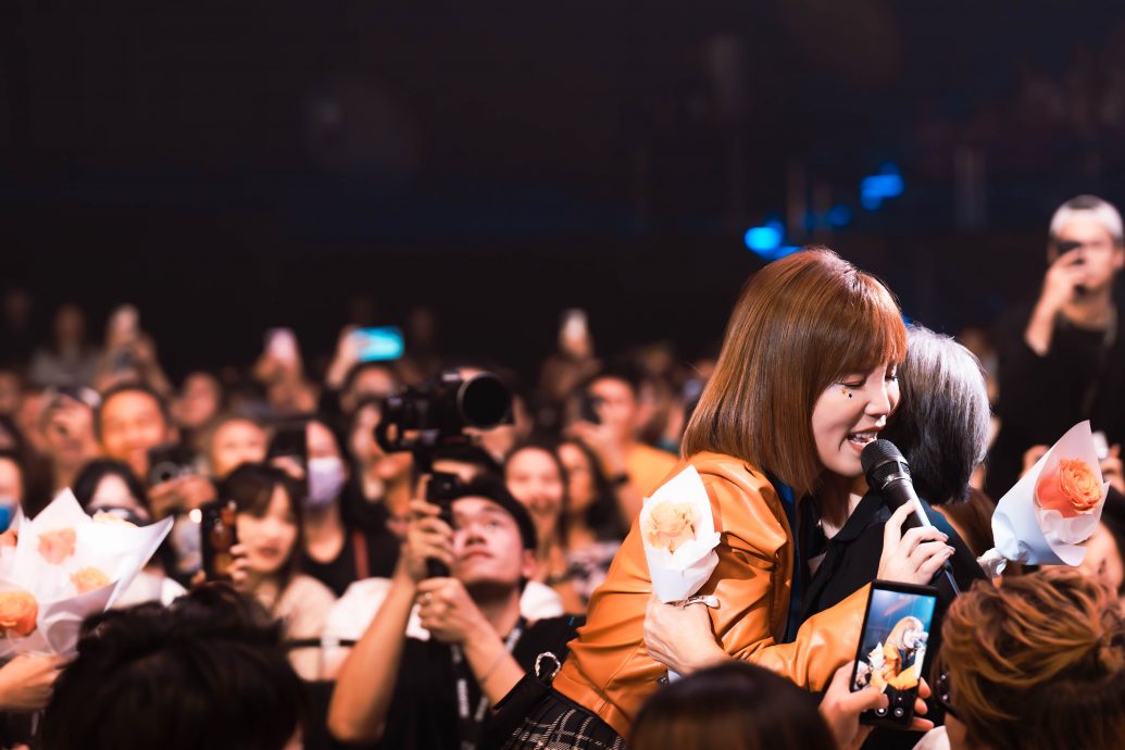 李佳薇回乡开唱泪崩 盼能成为大马之光