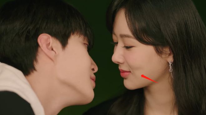 杨紫演高中生太勉强 遭批嘴歪脸肿还僵硬