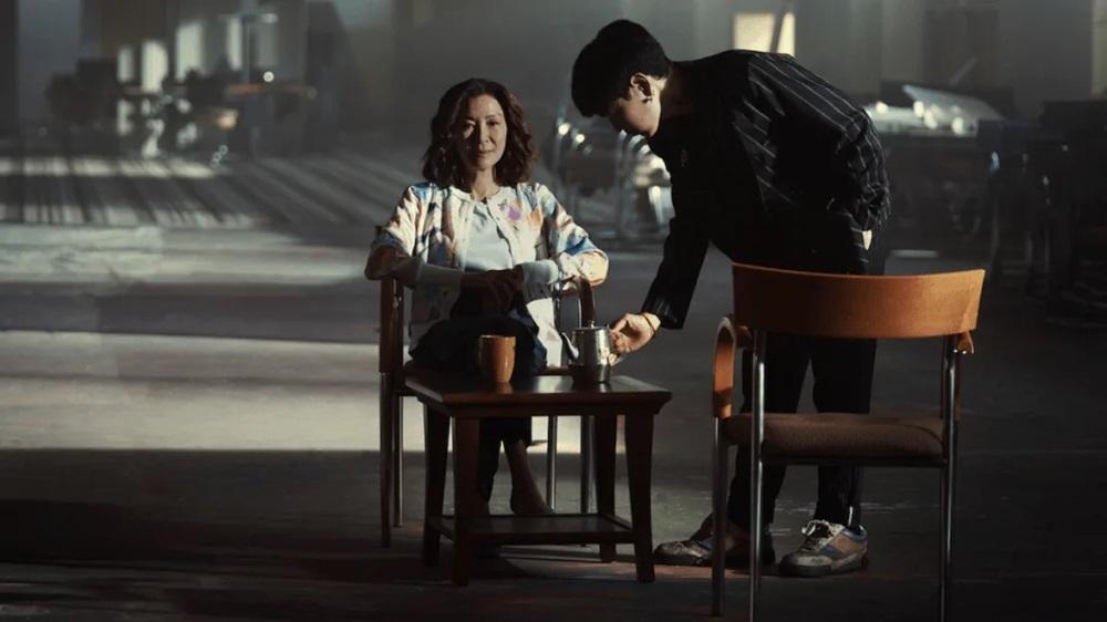 杨紫琼任巴黎世家全球大使 罢工潮结束英国复工