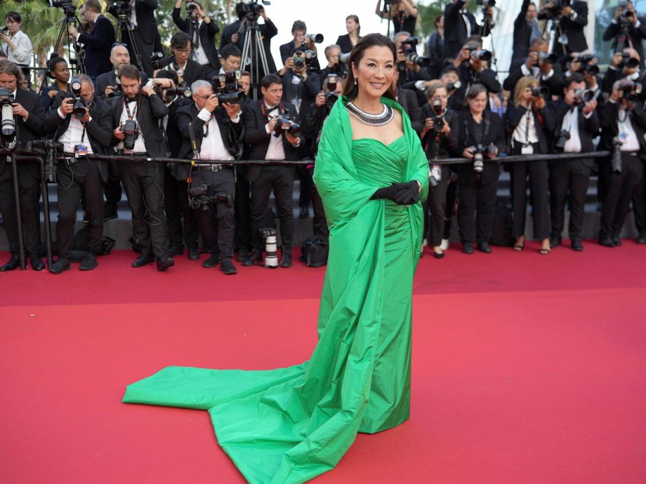 杨紫琼任巴黎世家全球大使 罢工潮结束英国复工