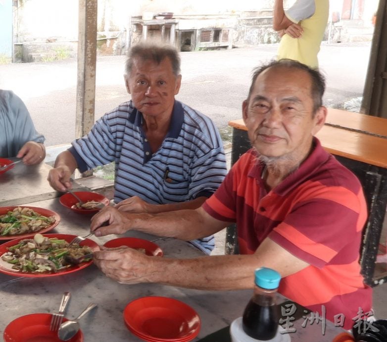 柔︰封底:这些人那些事︰潮州粿条,昔市飘香近百年