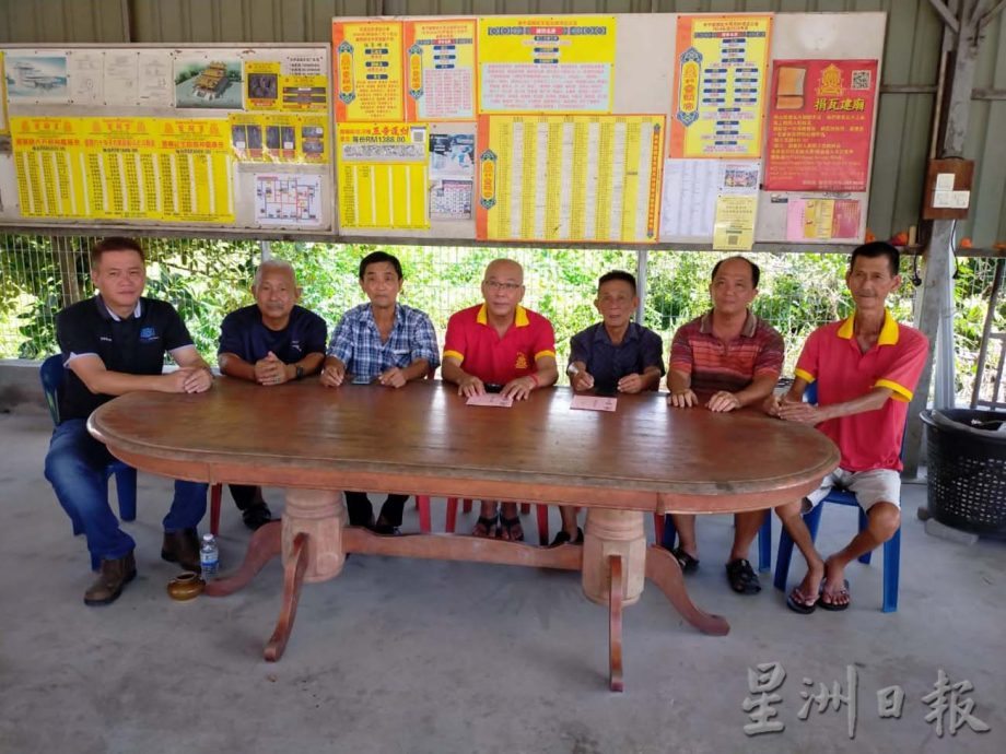 柔︰(黄宗仁文一): 东甲灵显宫大日子,下月3日迁新宫暨众神出游