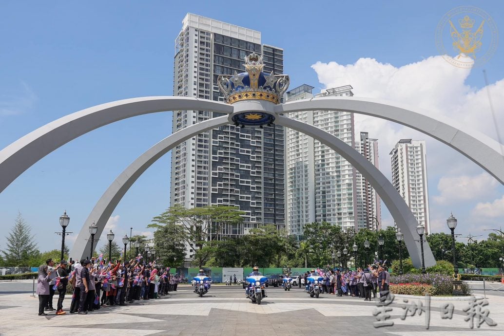 柔:专栏:新旧对照:出任国家元首的两位柔佛苏丹
