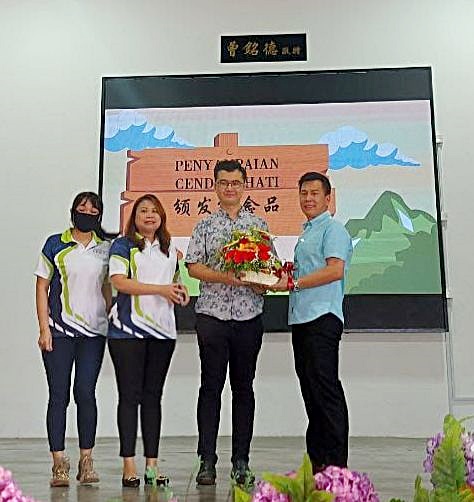 柔:张念群拨款士年纳华小6.5万 助解决白蚁危楼问题