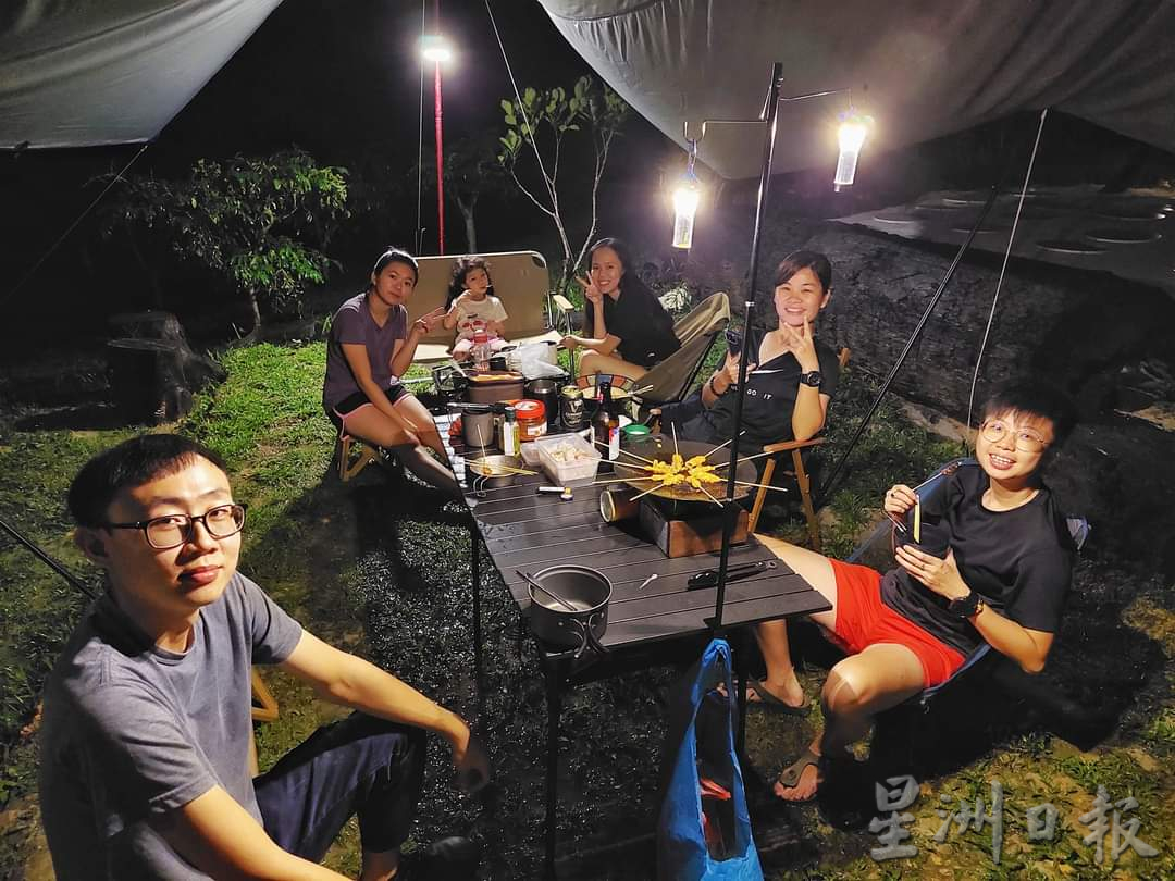 柔：时尚记事簿（11月11日刊）：新邦令金不仅有黄梨 小乡镇也飘露营风