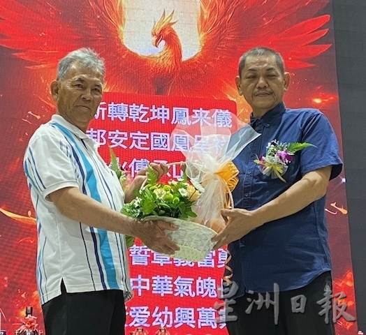柔:社团版新闻:蔡建文:翁哈菲兹团队积极为民服务 从不忽略华族民众需求