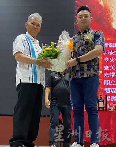 柔:社团版新闻:蔡建文:翁哈菲兹团队积极为民服务 从不忽略华族民众需求