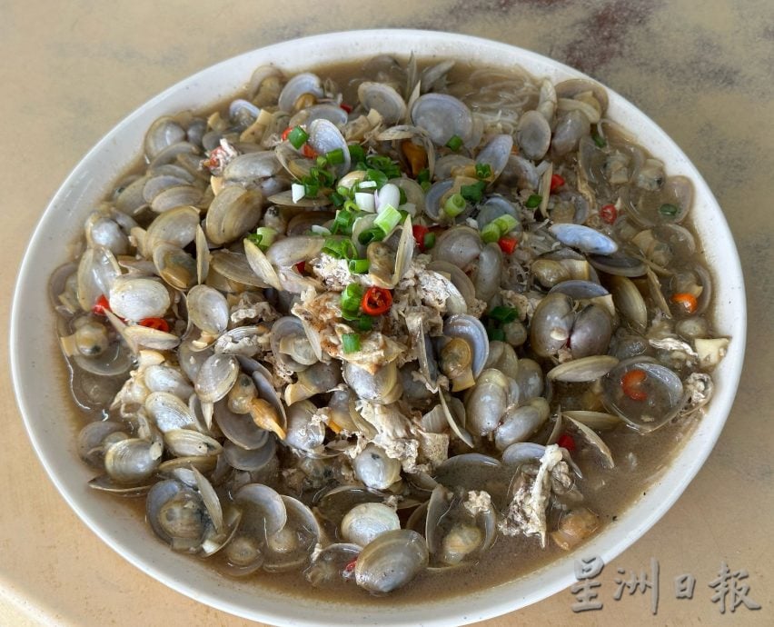 柔:食客指路(11月7日见报):“蛤蜊米粉汤”及“啦啦米粉”暖胃又窝心