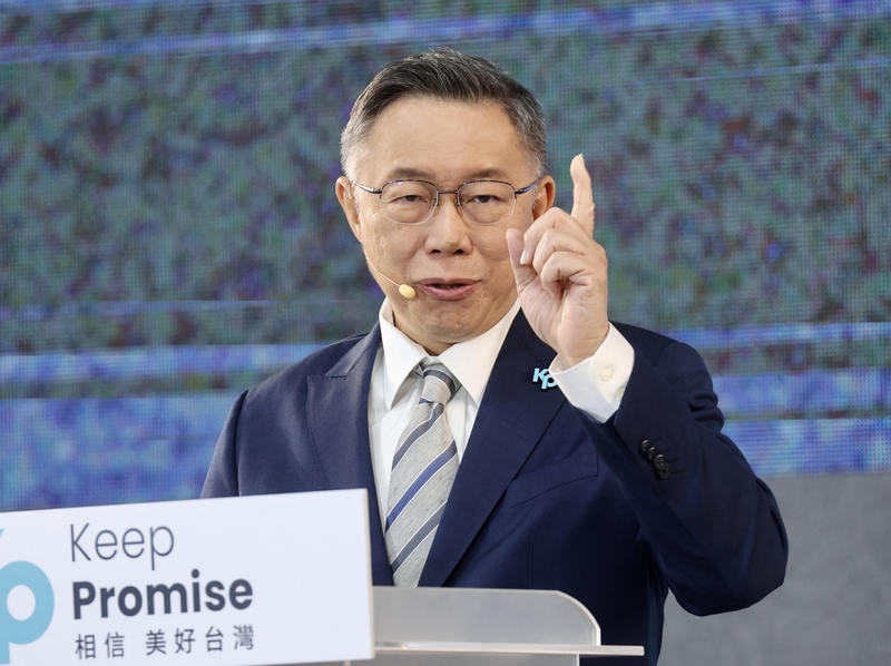 柯文哲夜会郭台铭逾1小时引联想 郭办:请益统计学