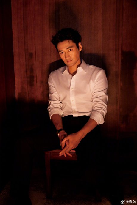 梁朝伟封金鸡影帝 “他”连夜上热搜