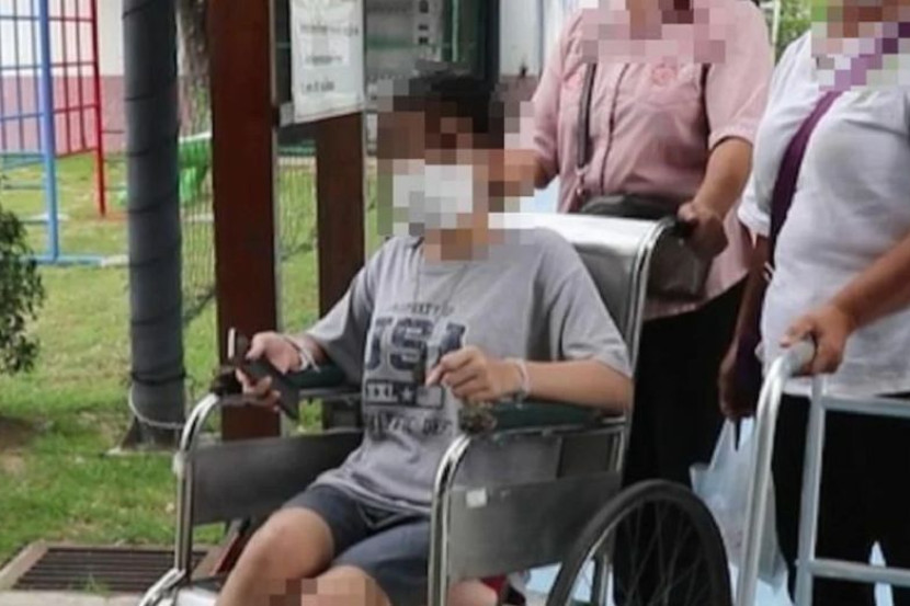 残疾女催母归还5万赔偿金 “不然我天天吃泡面而已”