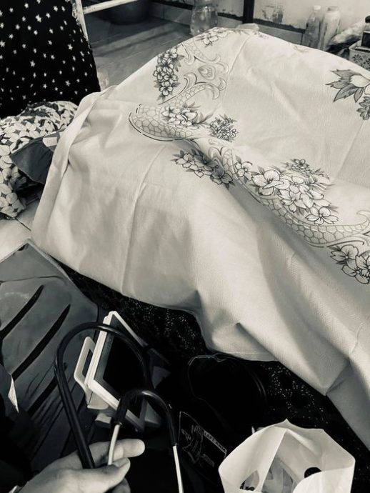 母久病拒去医院在家断气 医生:孩子听话也得请人上门治疗