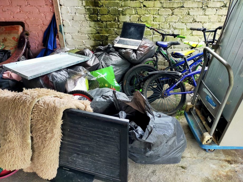 没谨慎过滤租客背景 屋主儿:房子被毁还倒贴RM6000”