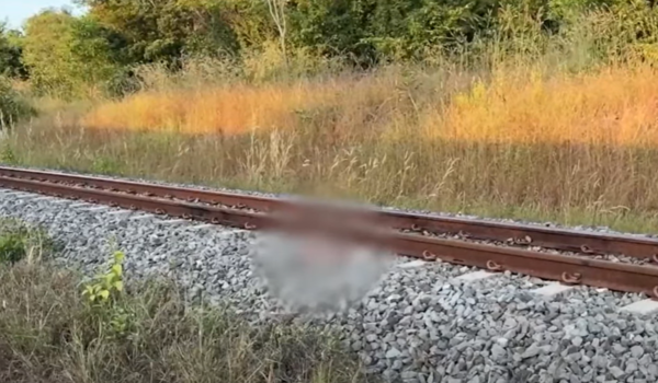 泰男坐铁轨睡午觉　火车高速冲撞“尸块四散”