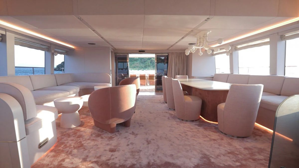 海上梦幻城堡!神秘富豪花568万美元买下芭比粉红豪华游艇