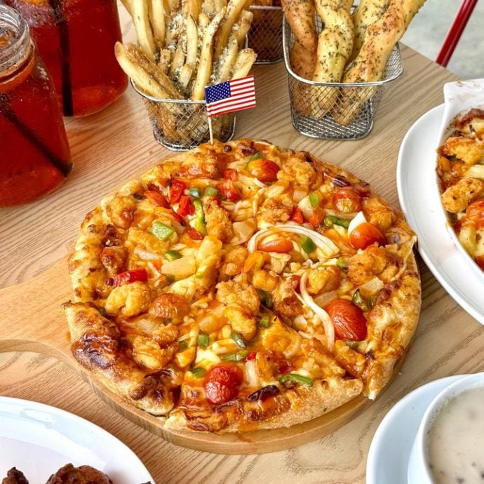 独家|披萨店因“US”遭抵制 老板发信自救:这是Kita意思!