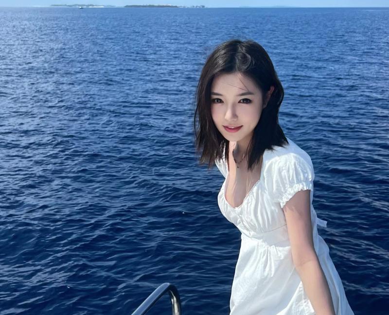 王源恋爱了? 被扒翘课陪女友过感恩节