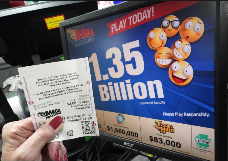 男子中63亿大奖守口如瓶 前女友“多嘴”泄密被他告上庭