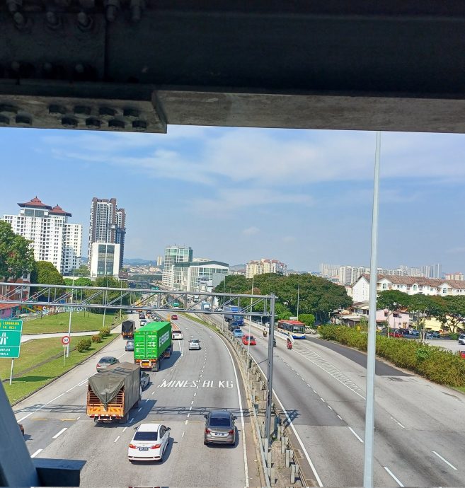 男子花8天170小时 从白沙罗步行到马六甲