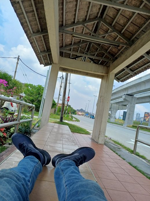 男子花8天170小时 从白沙罗步行到马六甲