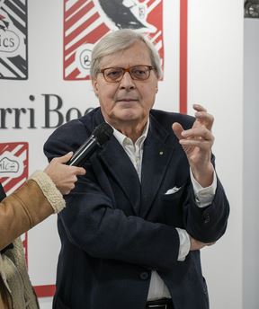 看世界 意大利副部长因收亮相费被查