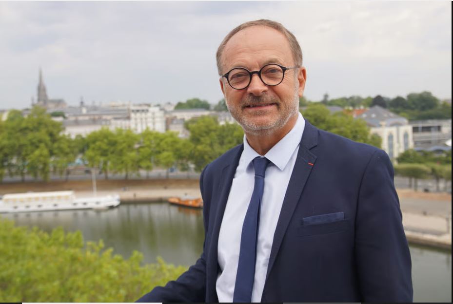 看世界)涉下药图性侵女议员 法66岁参议员被捕