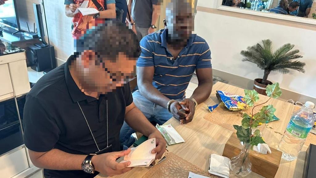 移民局捕尼日利亚男 捣毁售假护照团伙