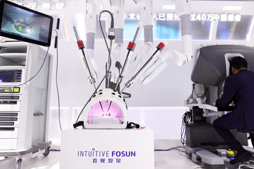 第六届进博会“首日首单” 中美企业签3亿美元订单