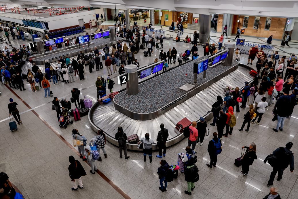 美国“黑色星期五”逼近 购物热潮下保持理性