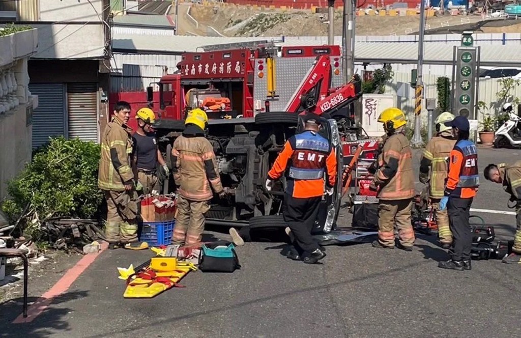肉身阻挡倒退车子 阿嬷惨遭压死
