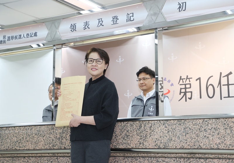 蓝白没戏唱? 连续四天与郭会面 柯文哲竞选总干事下午领表