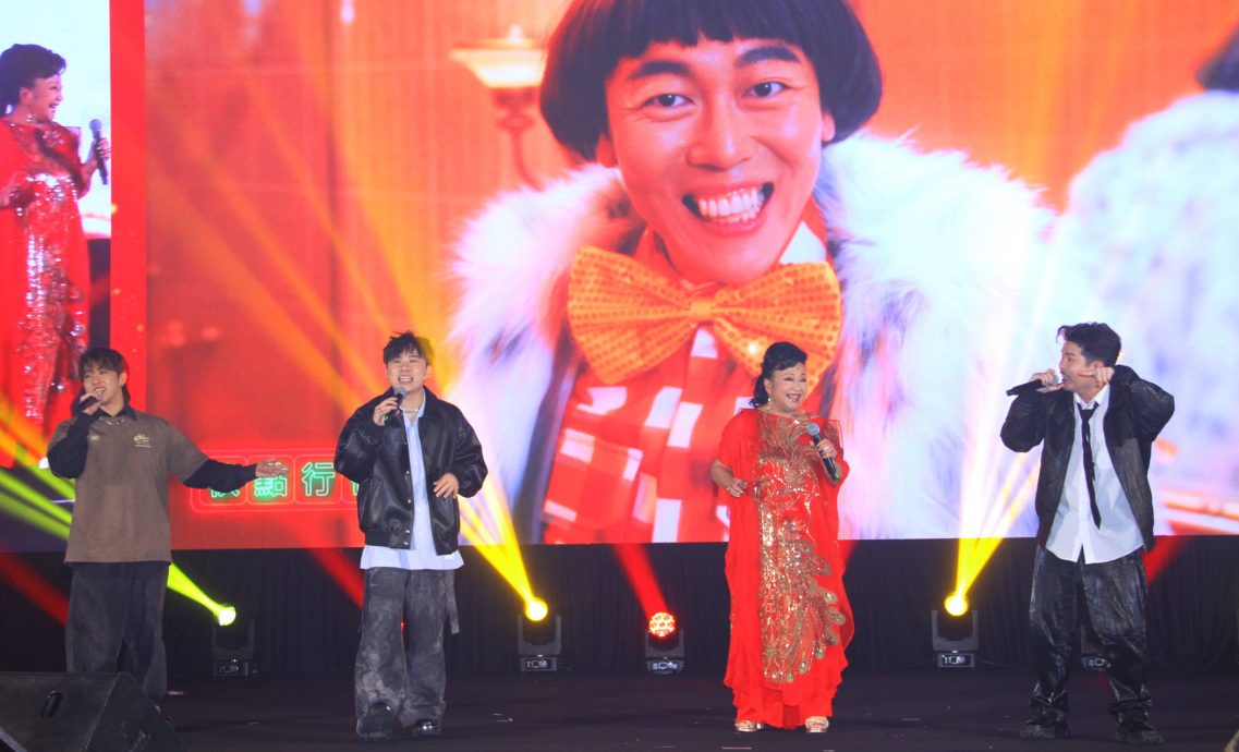 薛家燕自信尬舞3P “我跳舞你们还没出世”