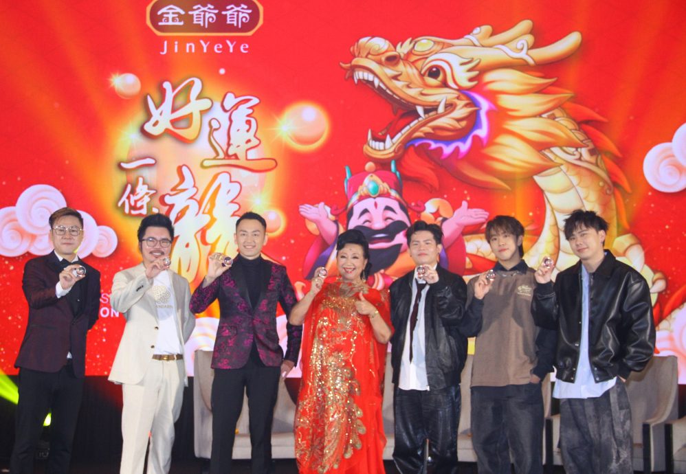 薛家燕自信尬舞3P “我跳舞你们还没出世”